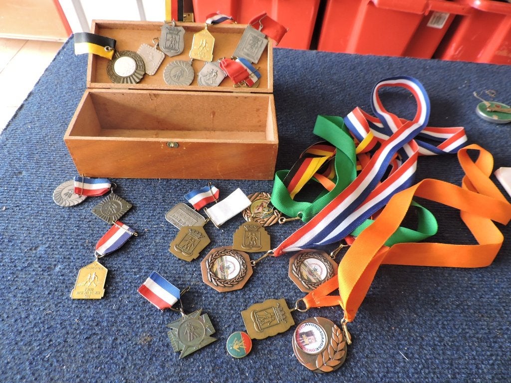 21 Avondvierdaagse Medailles Geertruidenberg, Ophalen of Verzenden, Overige materialen, Nederland