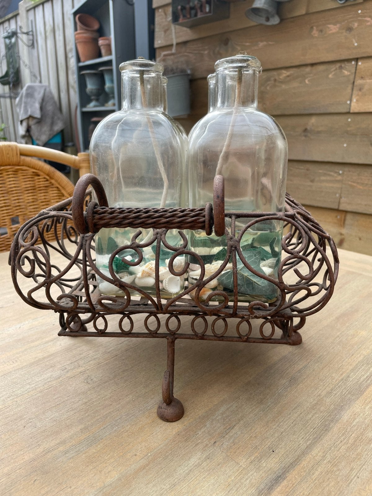 Ollielamp. Decoratieve metalen mand met glazen flessen, Ophalen of Verzenden