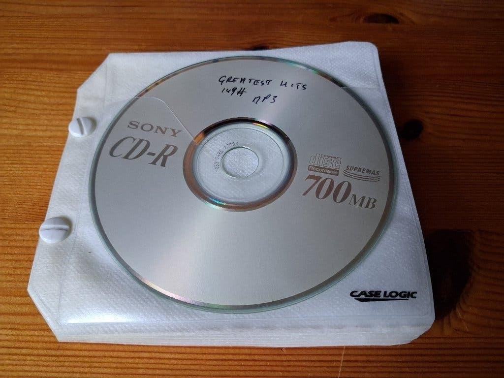8 CD recordables met ruim 900 mp3 nummers, Ophalen, 1990 - 1999, Gebruikt, Boxset