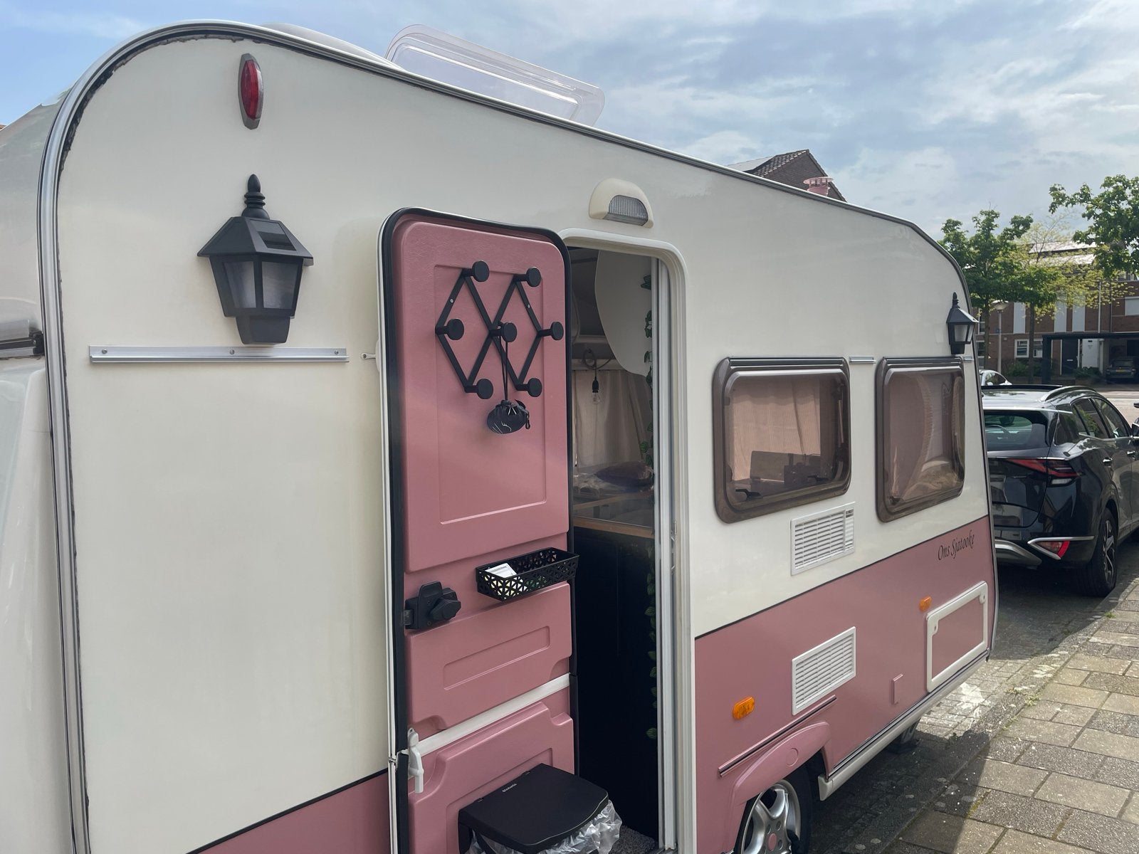 Fantastische en gezellige caravan met voortent en luifel., Schokbreker, Tot en met 2, Treinzit, 750 - 1000 kg