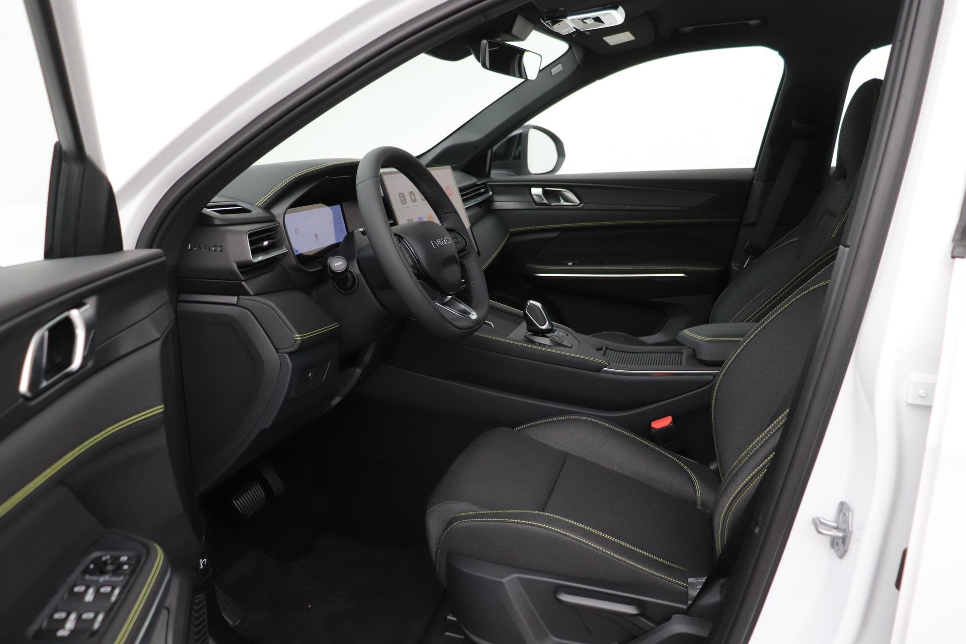 Lynk & Co 01 1.5 Core | ACC | Camera | Carplay | 19 inch | L, Auto's, Euro 6, 4 cilinders, Alcantara, Wit