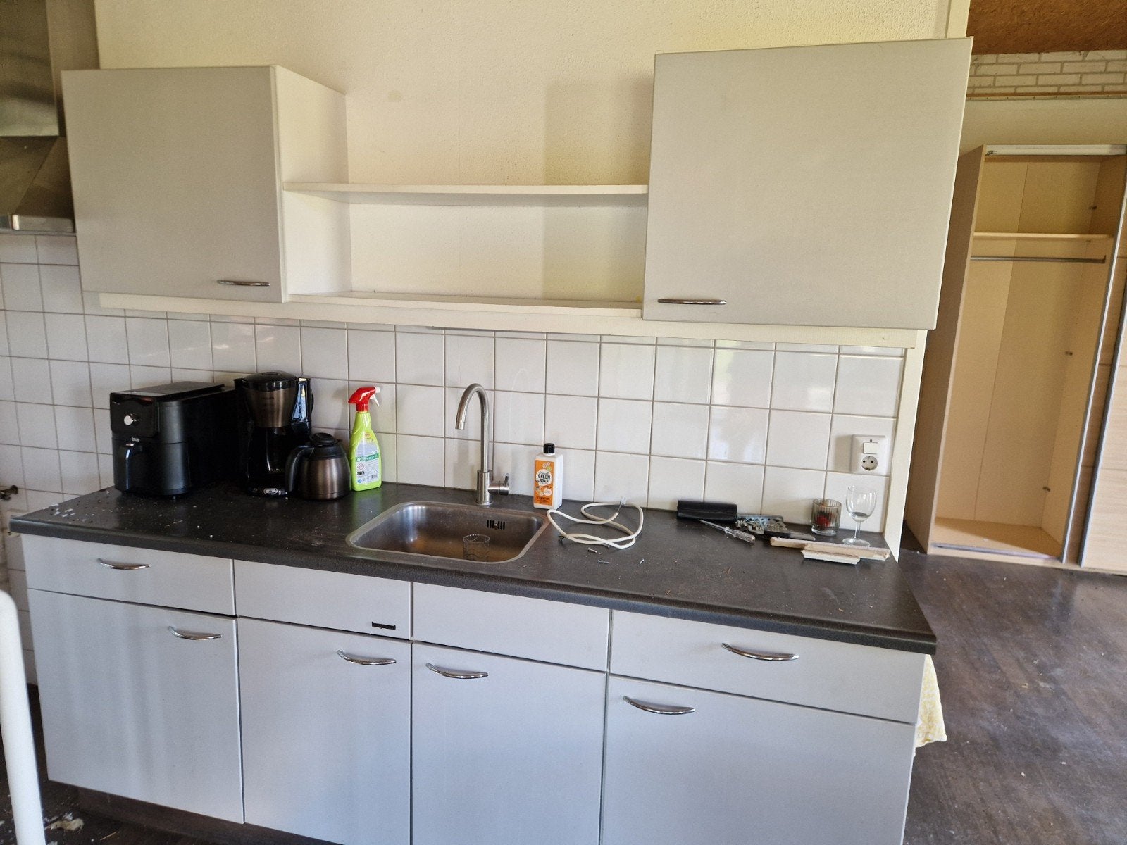 Keukenblokje met bovenkastjes, Ophalen, Gebruikt, Wit, Enkelwandige keuken