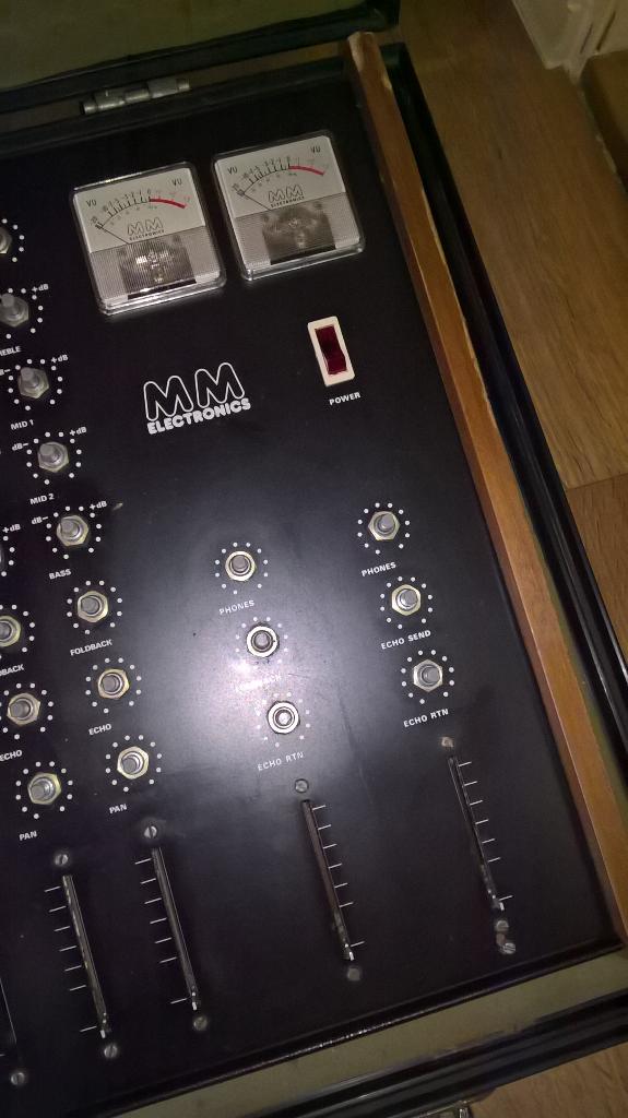 MM electronics MP175 mixer. 100 euro., Ophalen, Gebruikt, 10 tot 20 kanalen, Microfooningang