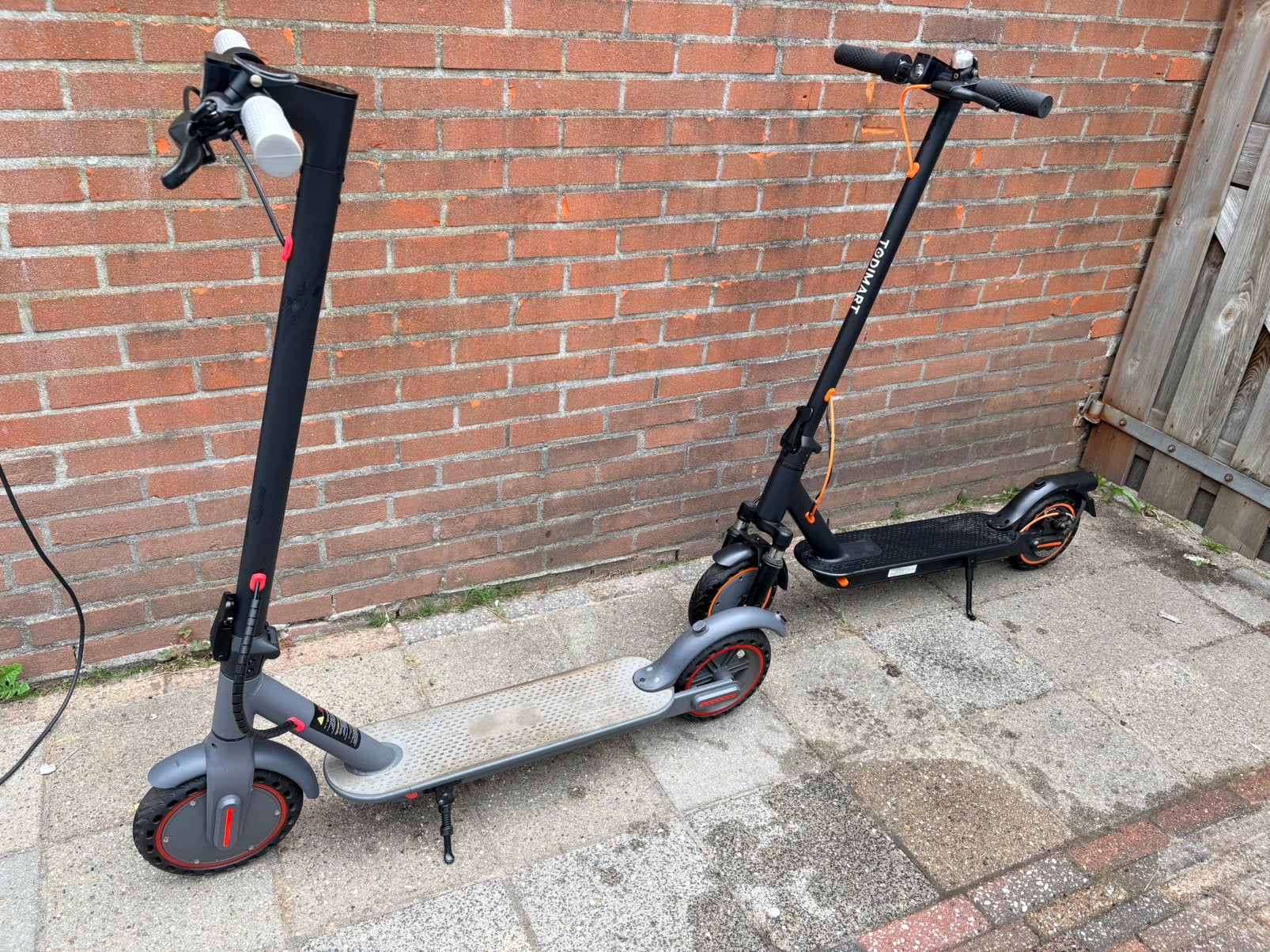 2 bijna nieuwe elektrische steps, Fietsen en Brommers, Steps, Ophalen, Zo goed als nieuw, Elektrische step (E-scooter)