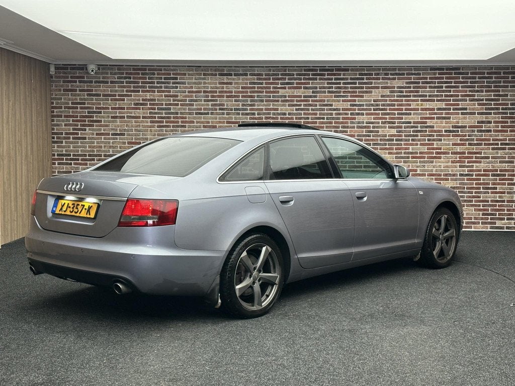 Audi A6 Limousine 3.2 FSI quattro Open Dak Navi Stoelvrwm Le, Auto's, Audi, Automaat, Gebruikt, 1655 kg, Leder