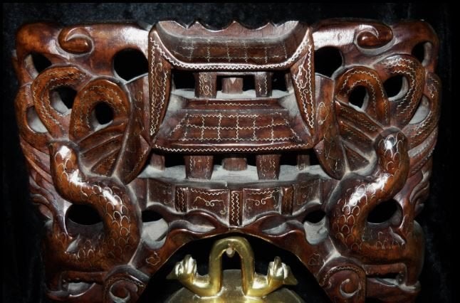 Bronzen gong hangend in fraai gesneden Palissander frame, Antiek en Kunst, Ophalen of Verzenden