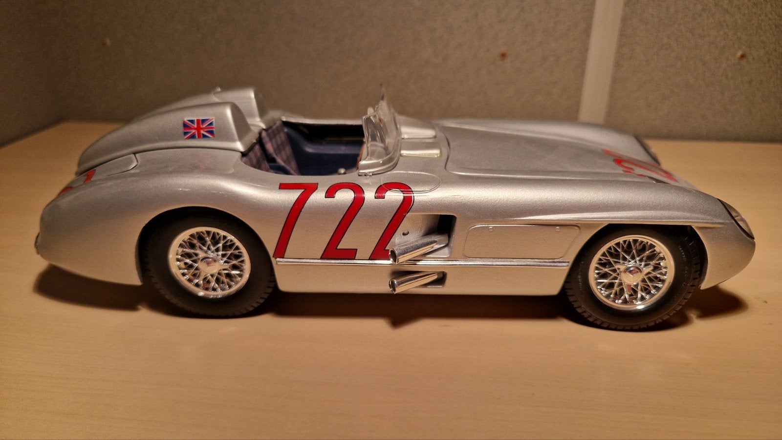 ​Maisto Mercedes-Benz 300 SLR #722 (Stirling Moss) – 1:18 –, Hobby en Vrije tijd, Modelauto's | 1:18, Ophalen of Verzenden, Zo goed als nieuw