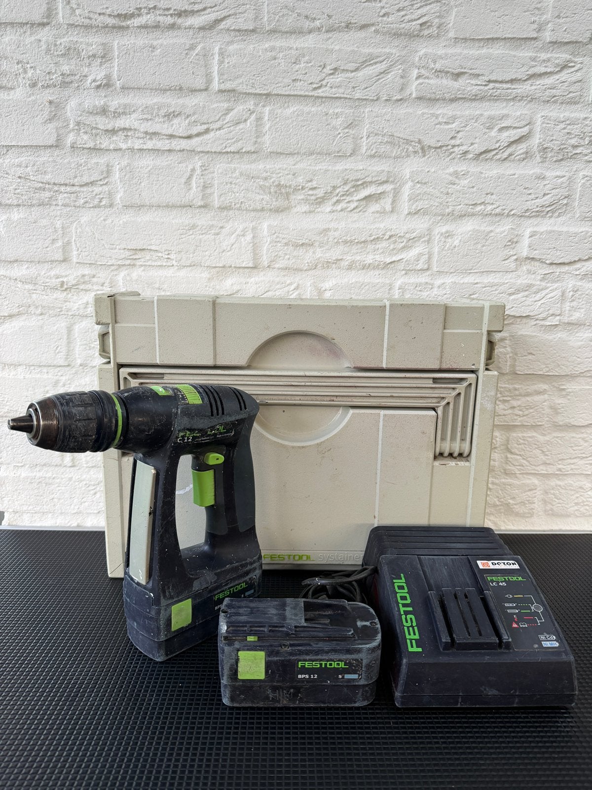 Festool C12 boormachine + 2 accu’s + lader + Systainer, Ophalen of Verzenden, Gebruikt, Boor- en Schroefmachine, Variabele snelheid