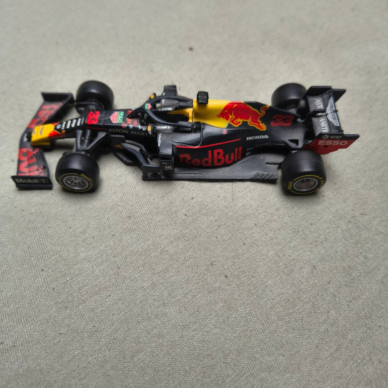 Red Bull Racing F1 modelauto - Max Verstappen, Hobby en Vrije tijd, Modelbouw | Auto's en Voertuigen, Zo goed als nieuw, Auto