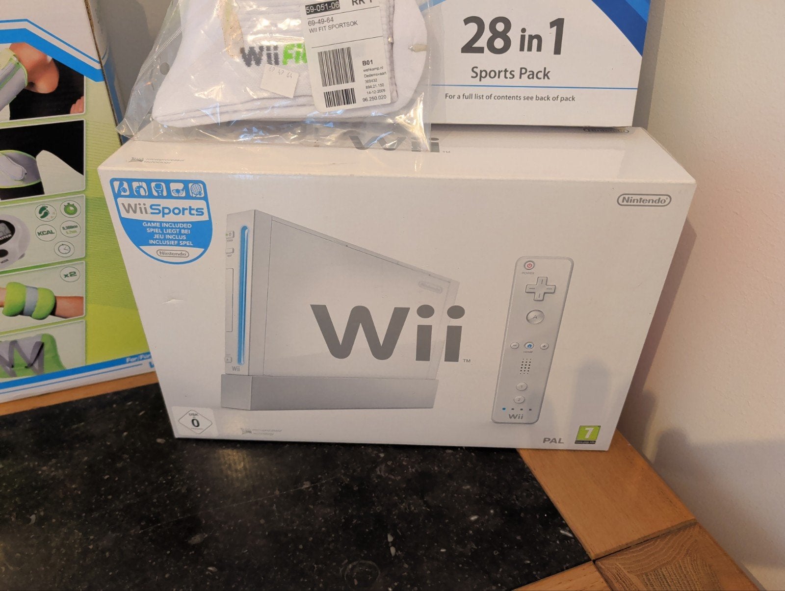 Wii set met Guitar Hero, Wii Fit Plus en fitness/sport packs, Ophalen of Verzenden, Gebruikt, Met 1 controller, Met games