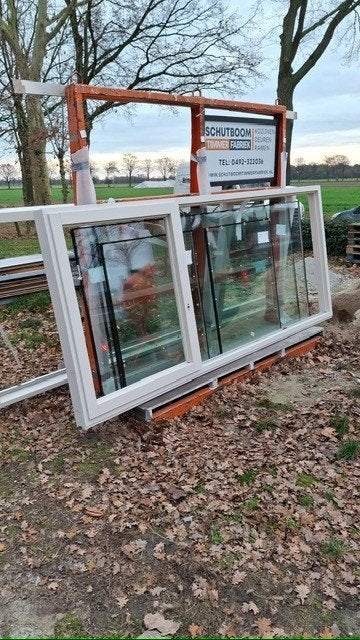 Hardhouten Mahonie kozijnen wit (KOMO) – 2 stuks, Ophalen, Nieuw, Inclusief glas, 75 tot 150 cm