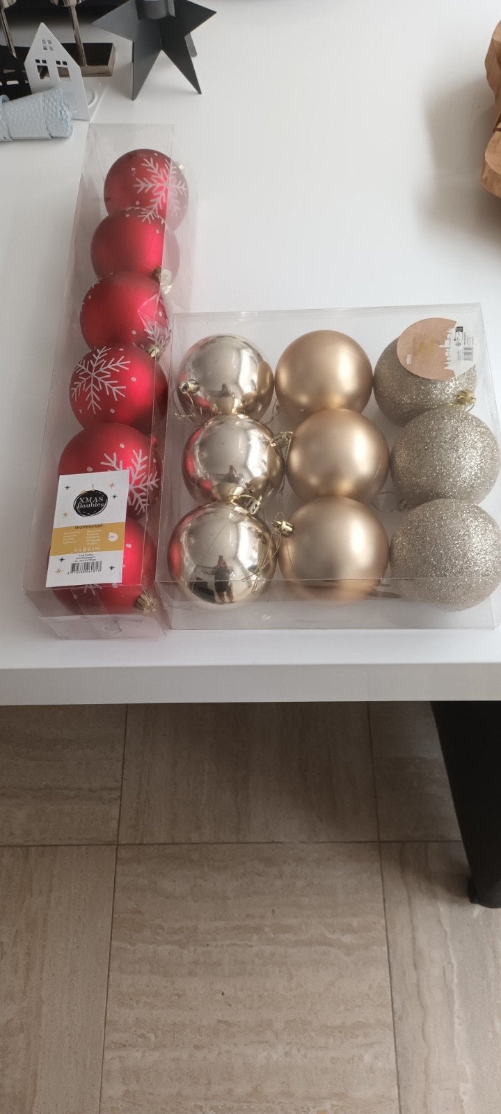 kerstballen rode glas gouden kunststof, Ophalen of Verzenden, Zo goed als nieuw