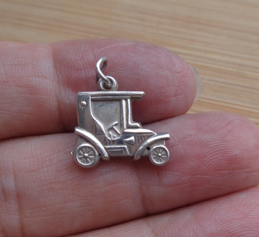 zilveren vintage bedel oltimer autootje [819], Sieraden, Tassen en Uiterlijk, Bedels, Overige merken, Verzenden, Zo goed als nieuw