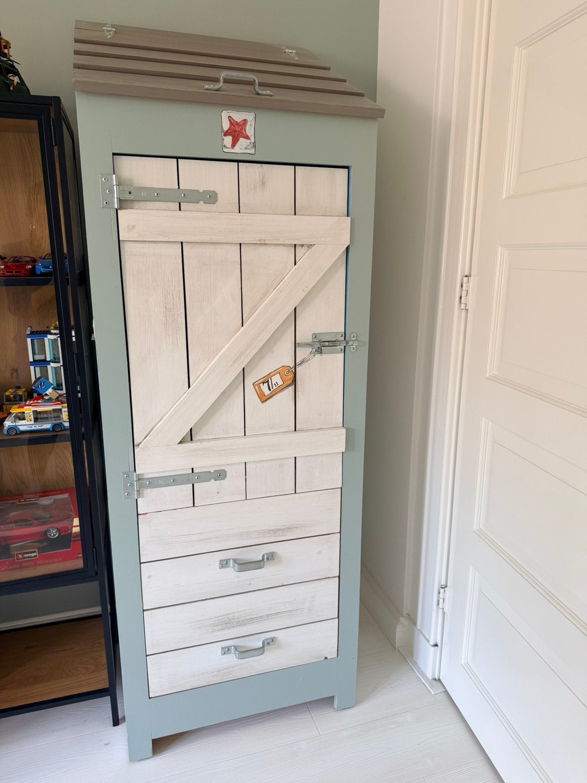 Kinder kledingkast strandhuisje/locker met lades, Kinderen en Baby's, Kinderkamer | Commodes en Kasten, Ophalen, Gebruikt, 105 cm of meer