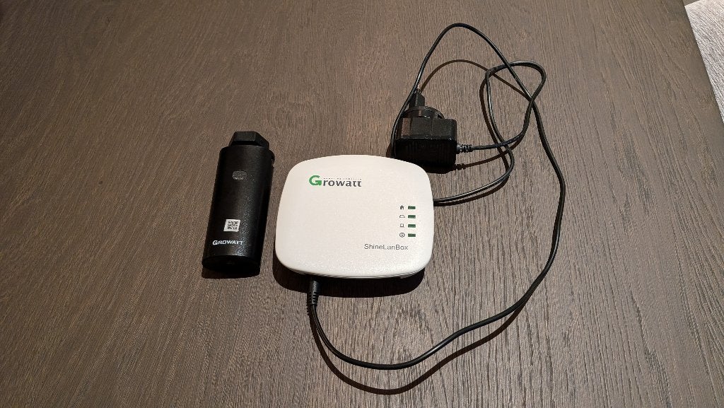 Growatt ShineLink-X (ShineLanBox + USB RF-stick), Ophalen of Verzenden, Zo goed als nieuw