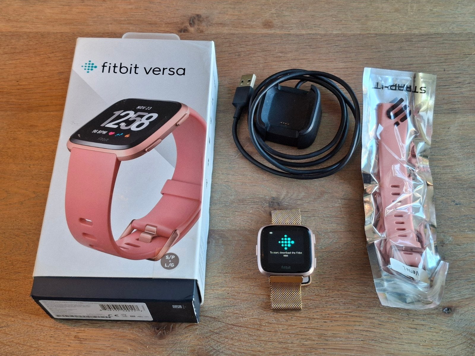 Fitbit Versa, Ophalen of Verzenden, Zo goed als nieuw, Roze, Android