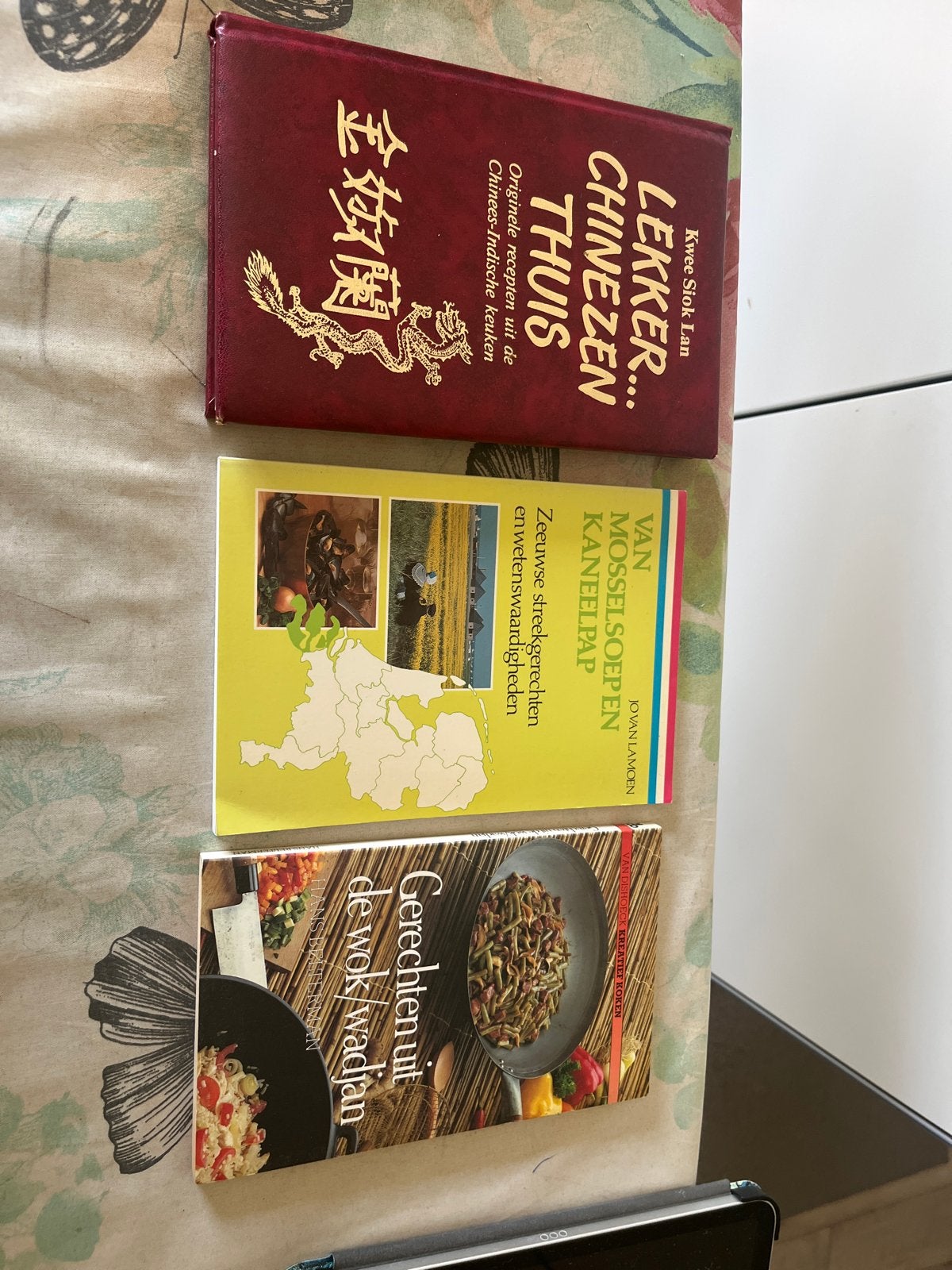 Kookboeken: Chinees, Zeeuws en Wokgerechten, Ophalen of Verzenden, Gelezen, Azië en Oosters, Hoofdgerechten