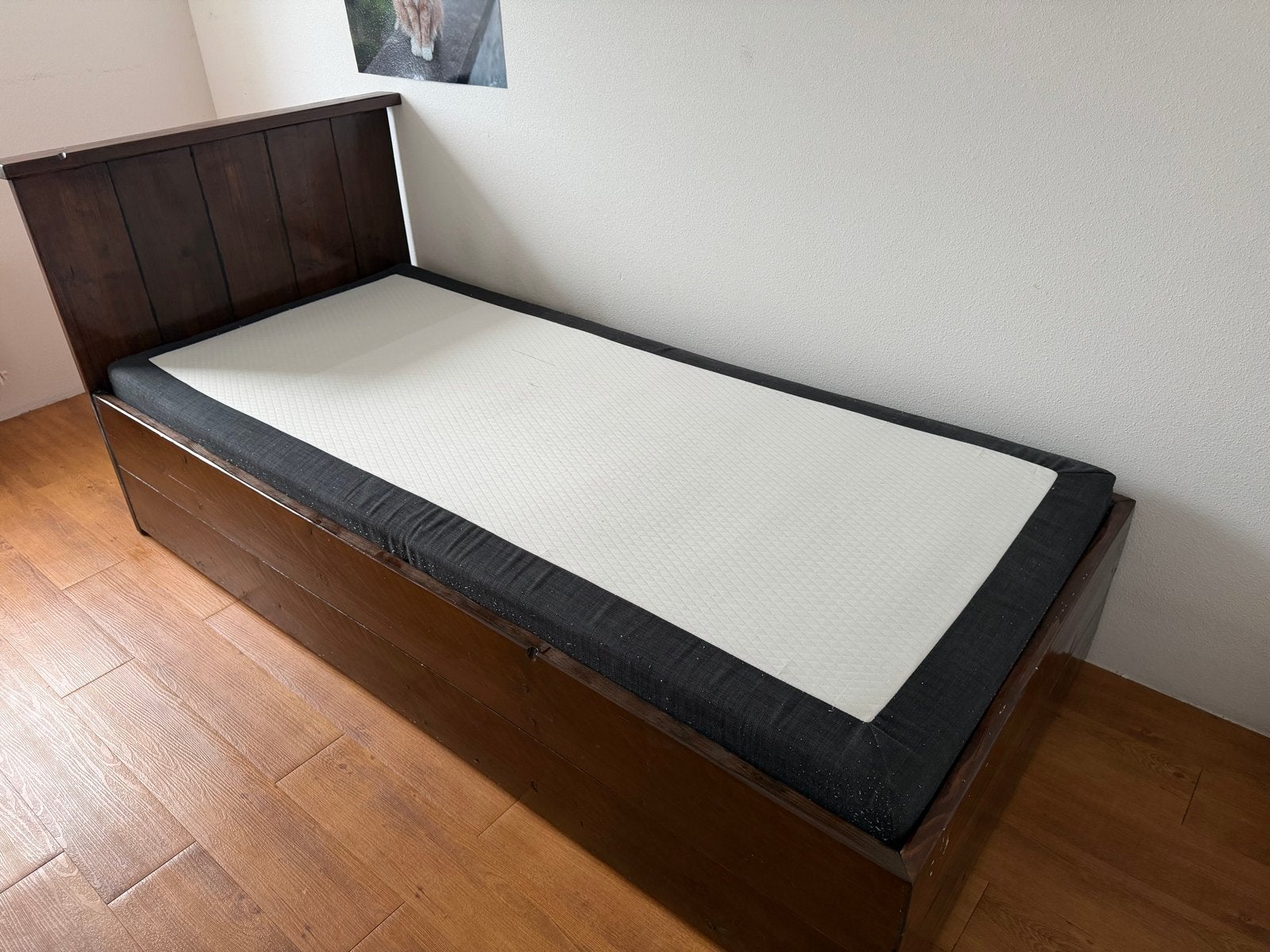 Gratis ophalen. Eenpersoonsbed - Donkerbruin Hout, Gebruikt, 90 cm, Eenpersoons, Bruin