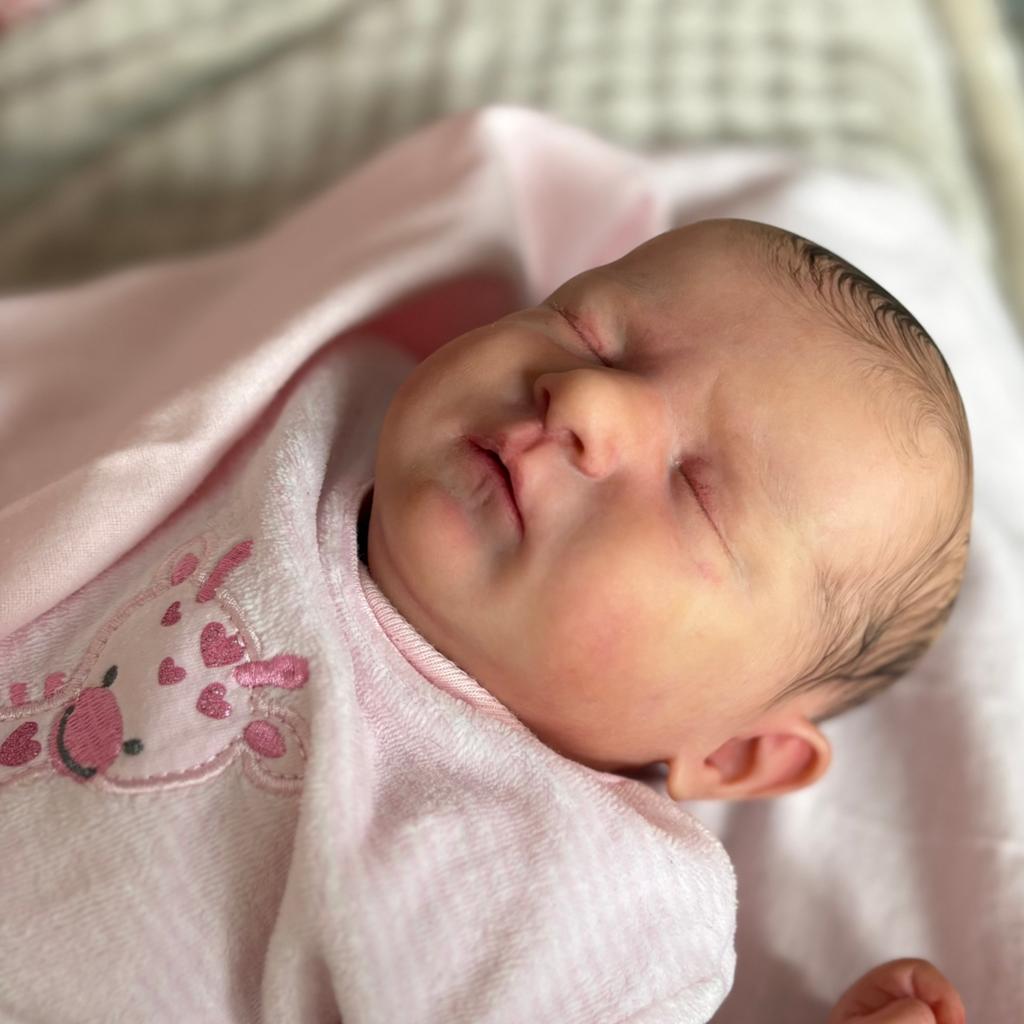 Reborn baby Scarlett origineel (by Bonnie Brown), Verzamelen, Ophalen of Verzenden, Zo goed als nieuw, Pop, Levensecht of Reborn