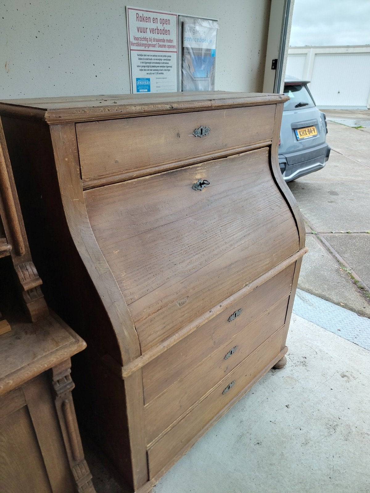 Houten secretaire of bureau, een ruimtewonder, Ophalen