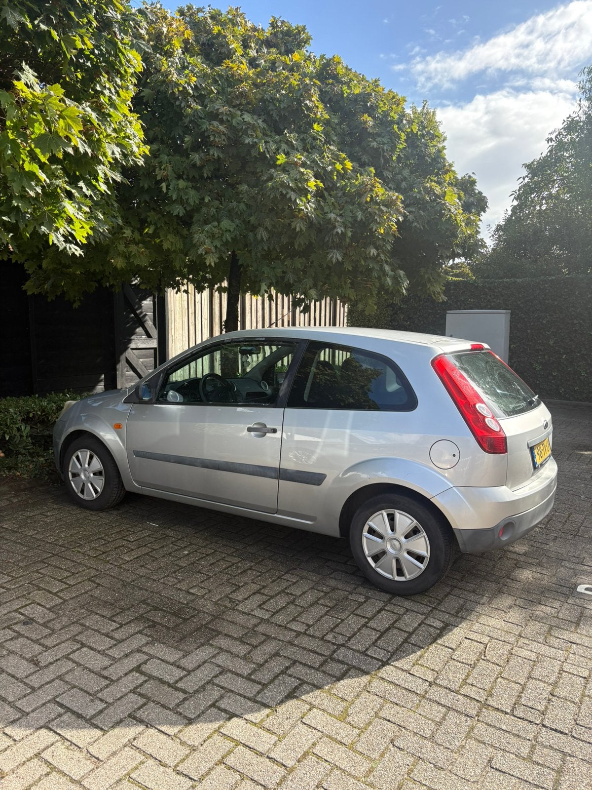 Ford Fiësta 1.3 8V 3DR 2007 Grijs, Auto's, 1299 cc, 40 €/maand, 4 cilinders, Origineel Nederlands