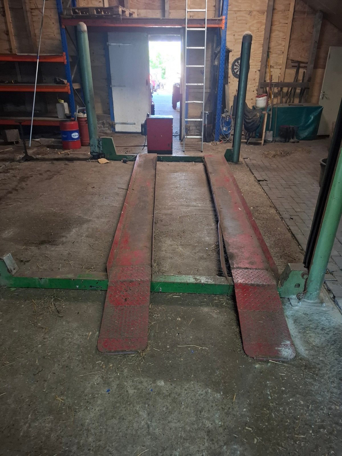 Bradbury elektrische autobrug, Ophalen