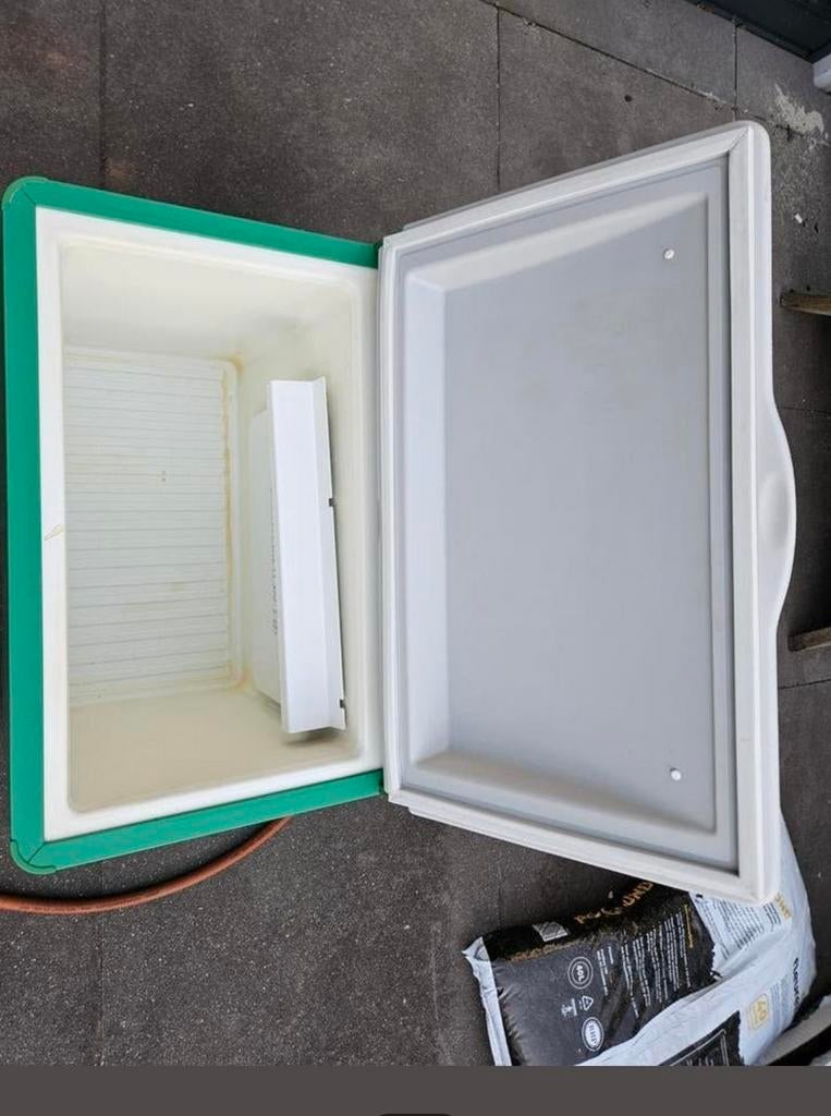 Ijskoude electrolux koelbox 220 12 volt gas, Caravans en Kamperen, Ophalen of Verzenden, Zo goed als nieuw, Elektrisch
