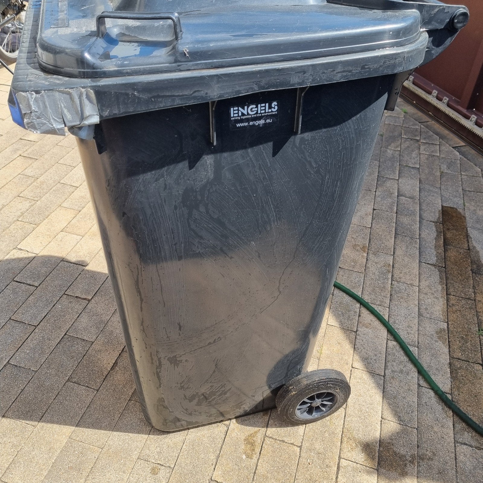 240 l Engels afvalcontainer met wielen. Nooi voor afval gebr, Ophalen, Kunststof, Gebruikt, 40 liter of meer