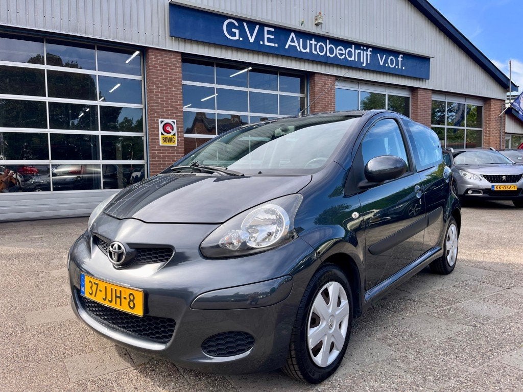 Toyota AYGO 1.0-12V AIRCO ELEC RAMEN NL AUTO NAP LOGISCH., Voorwielaandrijving, Gebruikt, 4 stoelen, 68 pk
