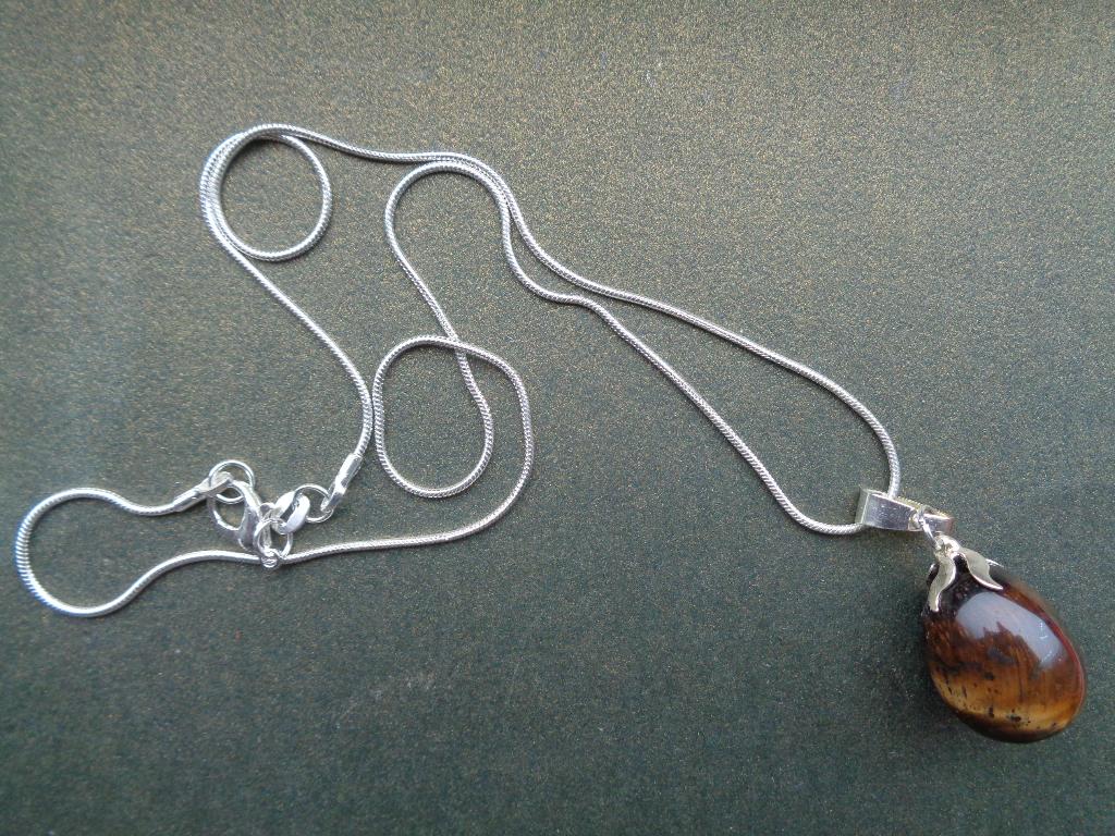 ketting met hangertje TIJGEROOG edelsteen, Sieraden, Tassen en Uiterlijk, Edelstenen, Ophalen of Verzenden, Zo goed als nieuw