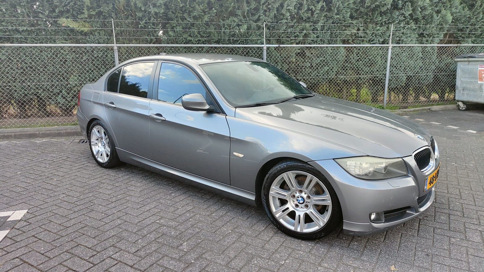 BMW 3-Serie 2.0 I 318 2010 Grijs, Achterwielaandrijving, Zwart, Handgeschakeld, Particulier