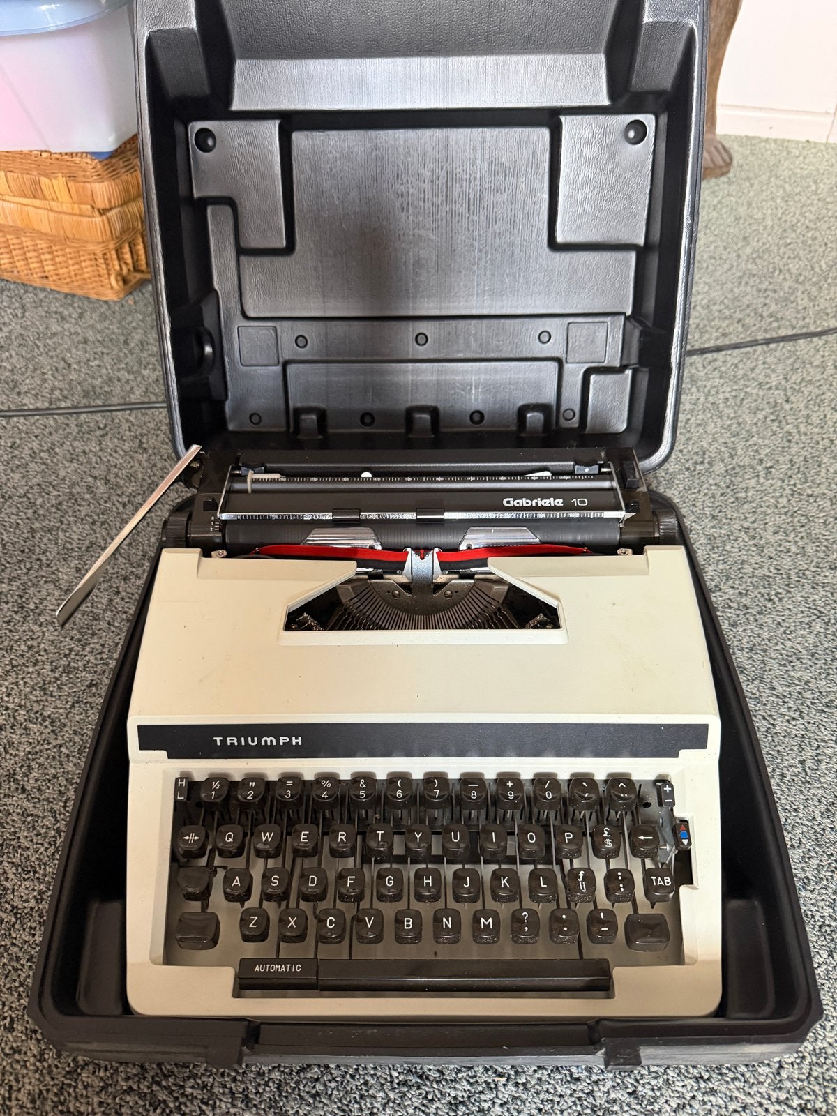Triumph typemachine in koffer, Diversen, Typemachines, Ophalen of Verzenden, Zo goed als nieuw