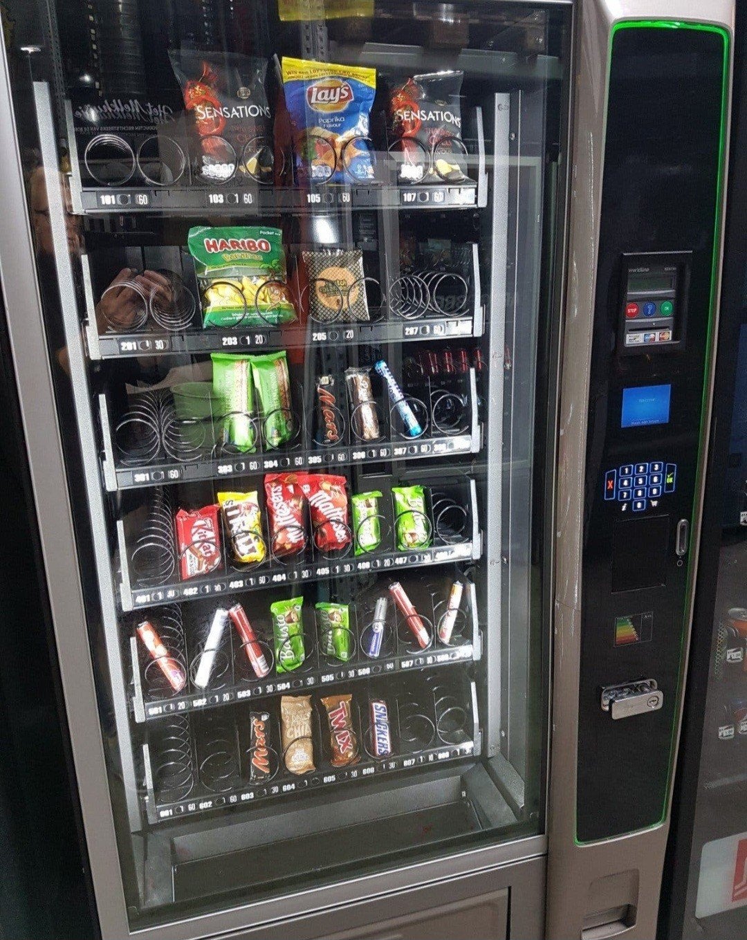 snack automaat compact model gekoeld, Ophalen, Gebruikt