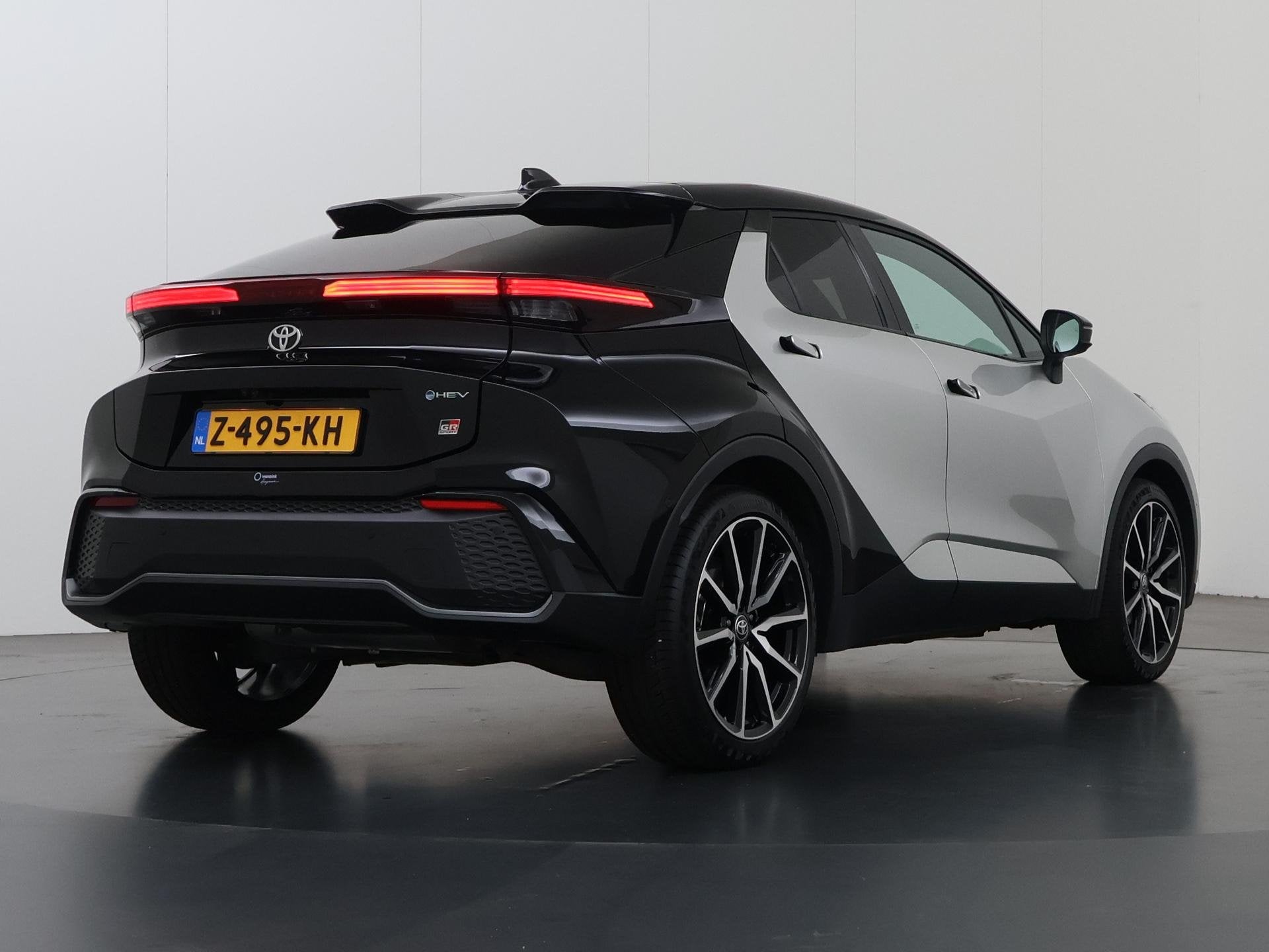 Toyota C-HR 2.0 Hybrid 200 GR SPORT Première Edition | Pano, Auto's, Dealer onderhouden, 4 cilinders, Origineel Nederlands, Hybride Elektrisch/Benzine