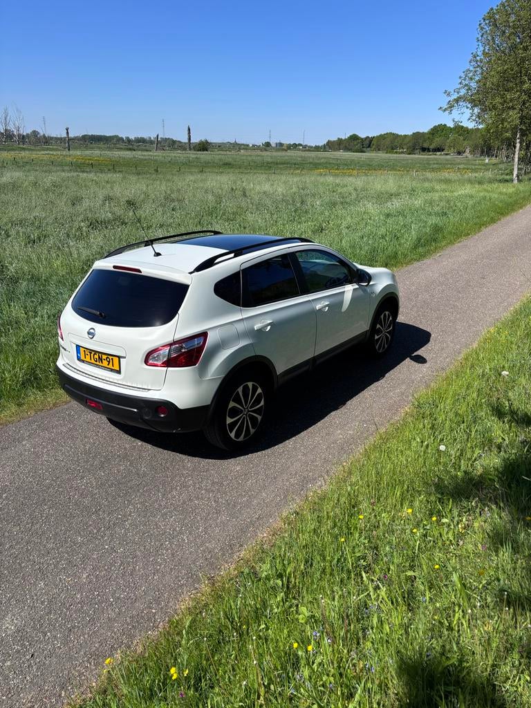 Nissan Qashqai 1.6 2WD 2014 Wit, Auto's, Voorwielaandrijving, 662 kg, 1225 kg, 4 cilinders