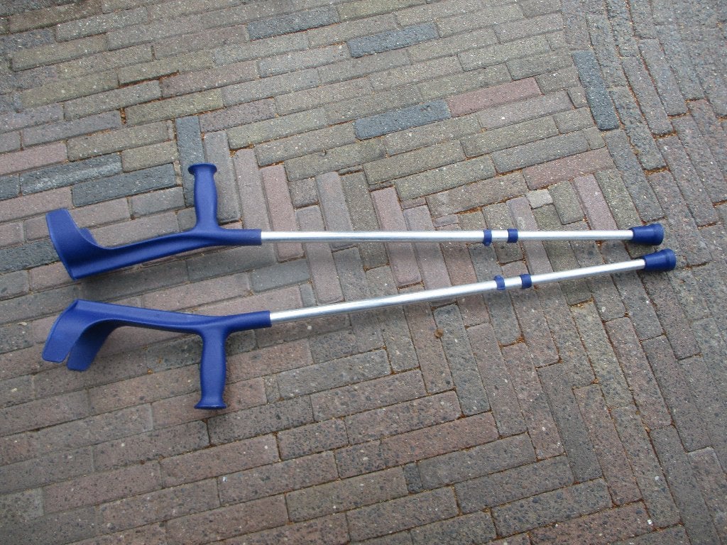 1 paar Elleboogkrukken,v.a 25,00e, Ophalen, In hoogte verstelbaar