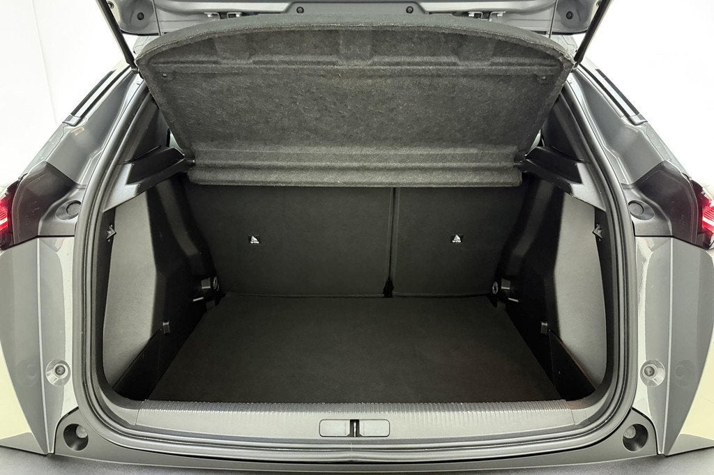 Peugeot 2008 1.2 Hybrid 145 Allure | Climate & Cruise Contro, Auto's, Peugeot, 1272 kg, Euro 6, 1199 cc, Leder en Stof