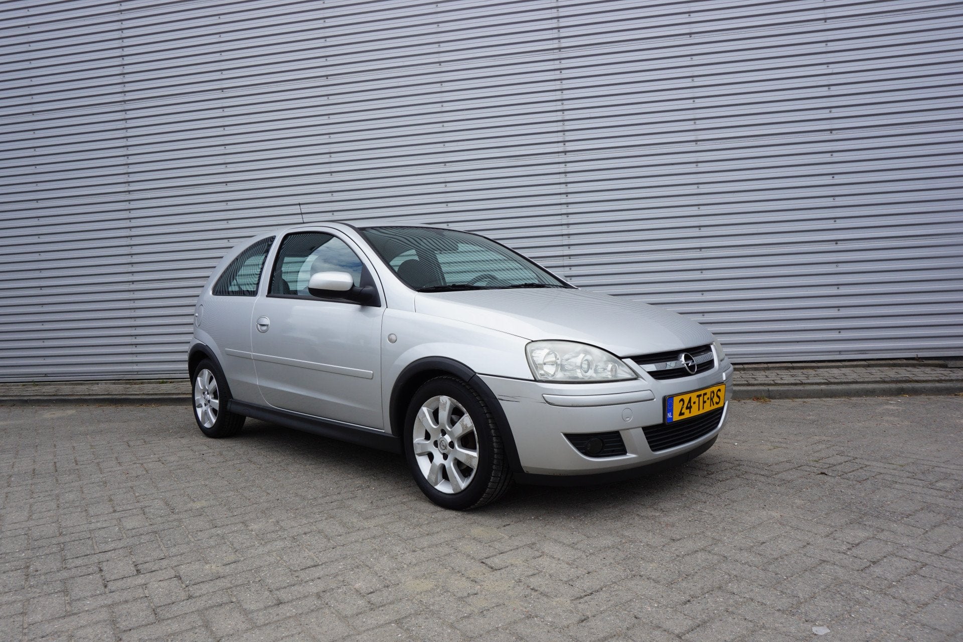 Opel Corsa 1.2-16V Silverline Airco / Elektr. ramen / Lm vel, Voorwielaandrijving, Gebruikt, 31 €/maand, 4 cilinders