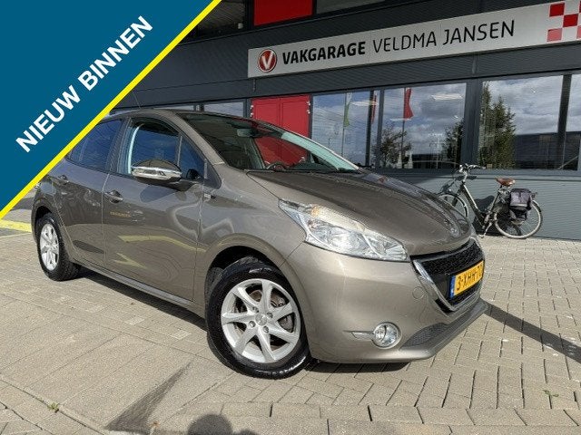 Peugeot 208 1.2 VTi STYLE 5-DRS. + AIRCO/LMV/NAVI/PDC, Euro 5, Stof, Gebruikt, 31 €/maand