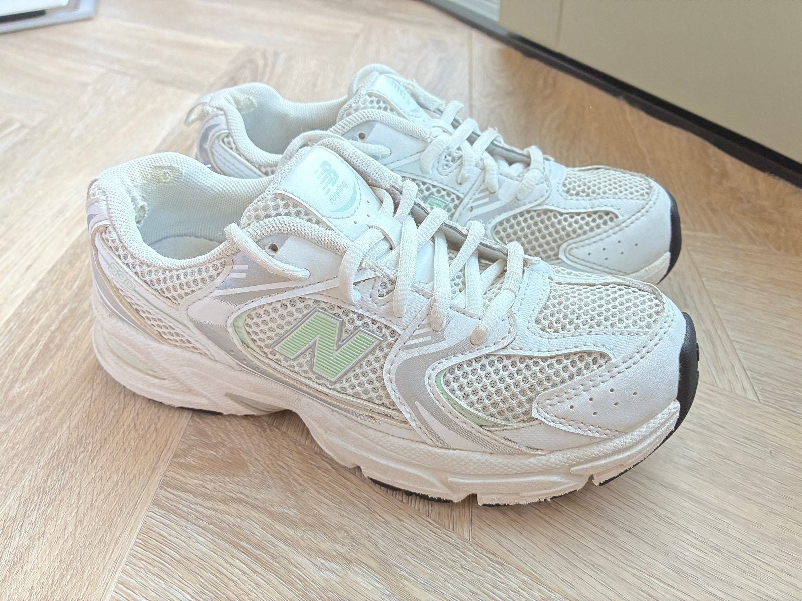 New Balance 530 mint groen sneakers mt 35.5, Ophalen of Verzenden, Gedragen, Groen, Sneakers of Gympen