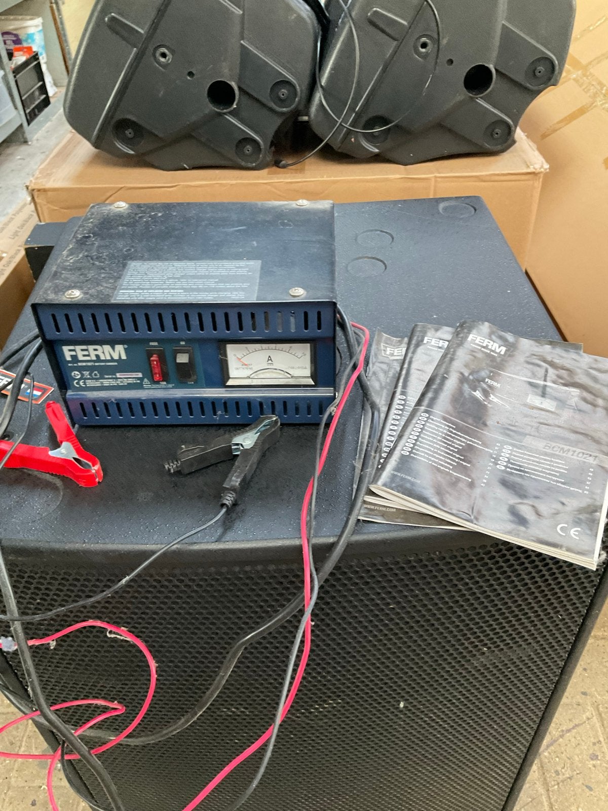 FERM Acculader BCM1021 - 6V/12V, 10A, Ophalen of Verzenden, Gebruikt