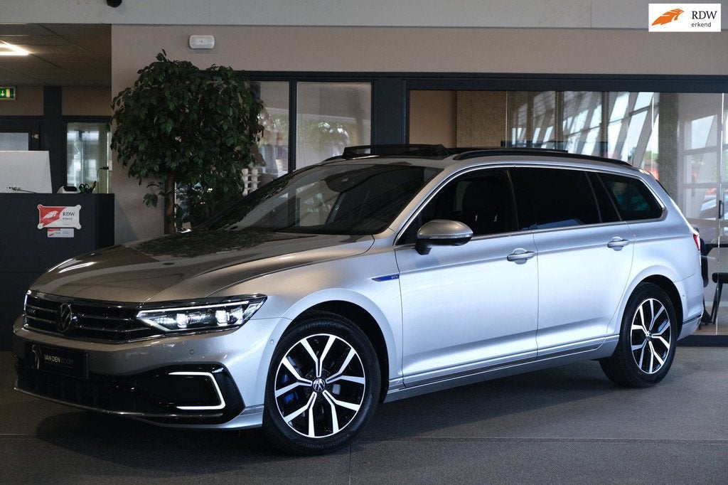 Volkswagen Passat 1.4 TSI PHEV GTE 218 PK Pano Trek Virtual, Stof, Gebruikt, 4 cilinders, Grijs
