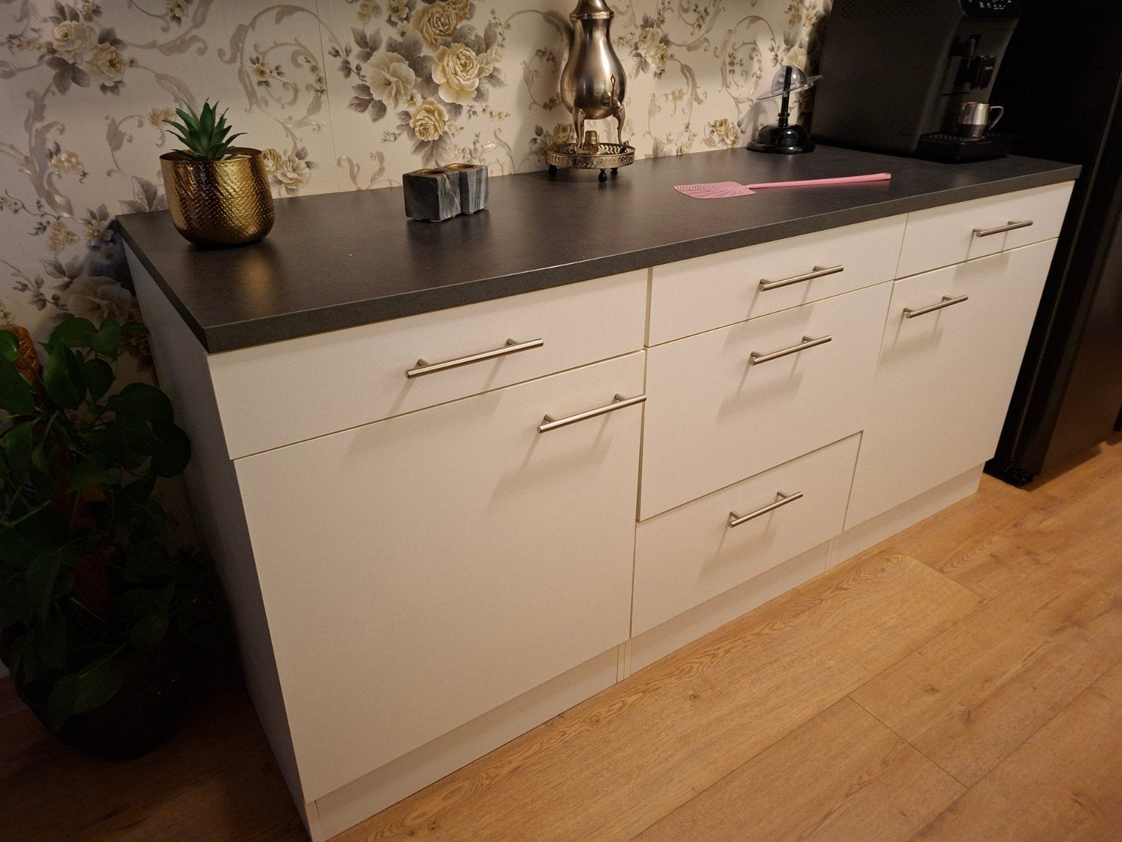 Keukenblok met 3 kasten en zwart blad - 180 cm breed