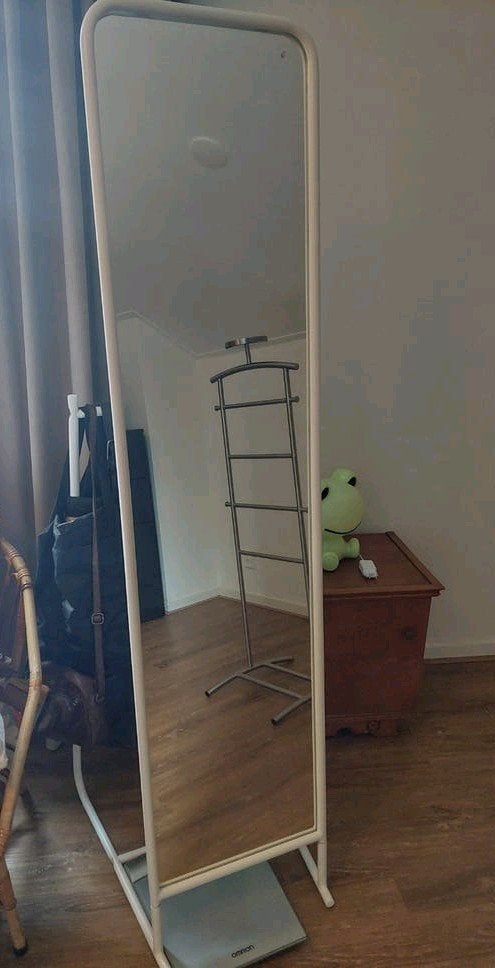 staande spiegel ikea 'knapper', Ophalen, Minder dan 50 cm, Zo goed als nieuw, 150 tot 200 cm
