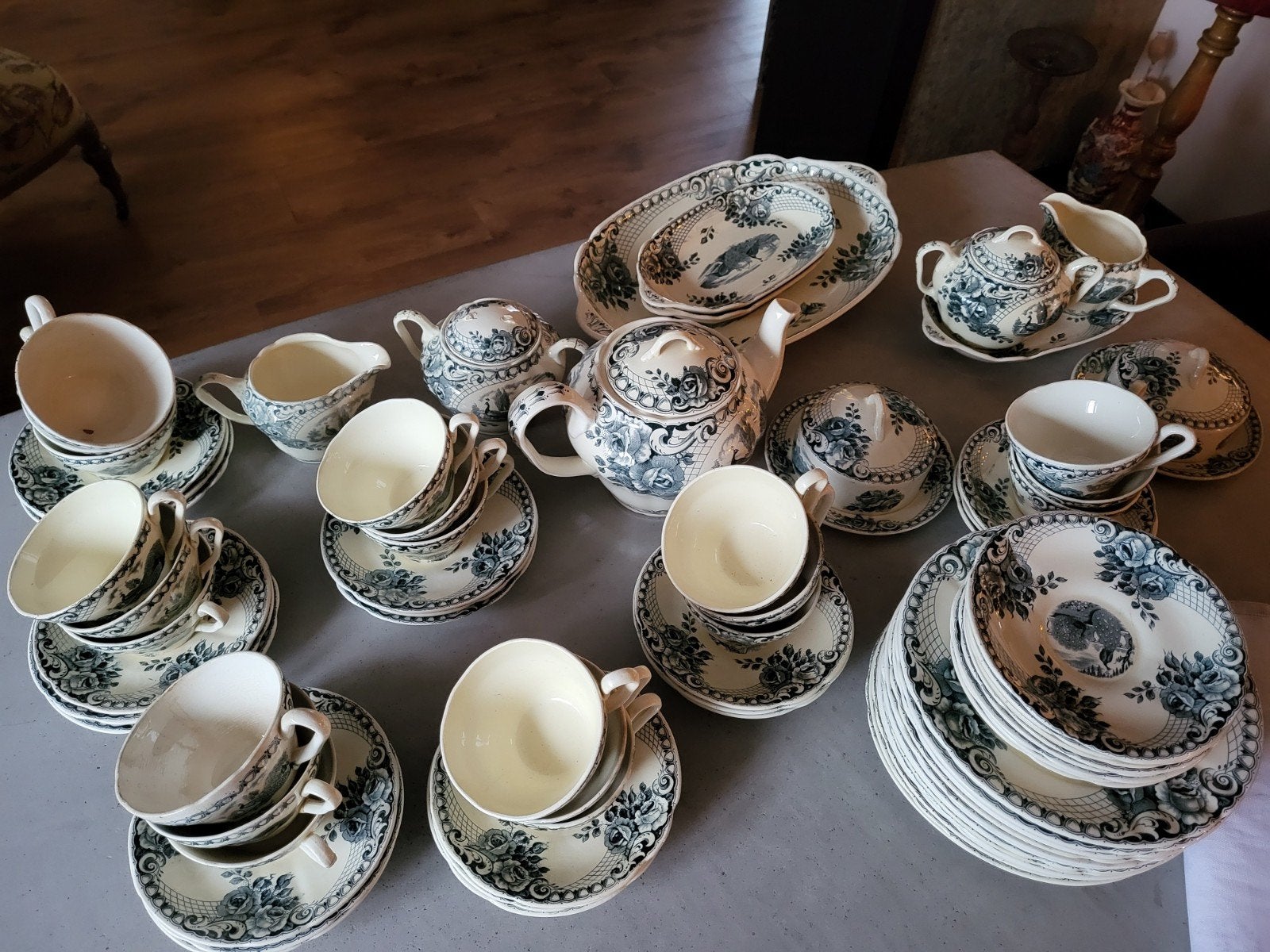 Antiek Servies 'Peacock' van Societe Ceramique Maastricht, Ophalen