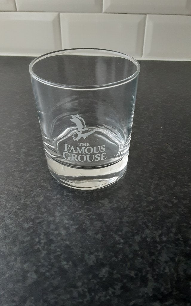 THE FAMOUS GROUSE glas (vliegende vogel), Ophalen of Verzenden, Zo goed als nieuw, Borrel- of Shotglas