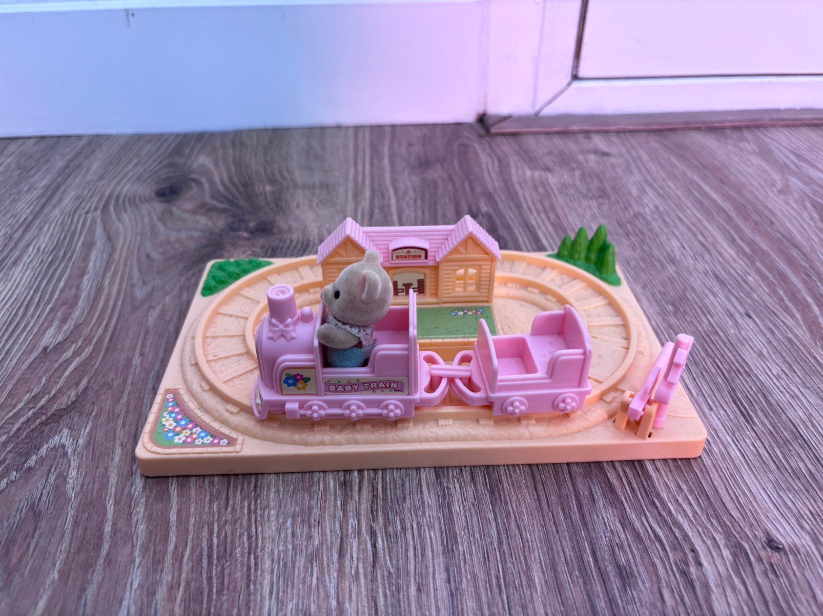 Sylvanian Families baby treinstation, Ophalen of Verzenden, Zo goed als nieuw