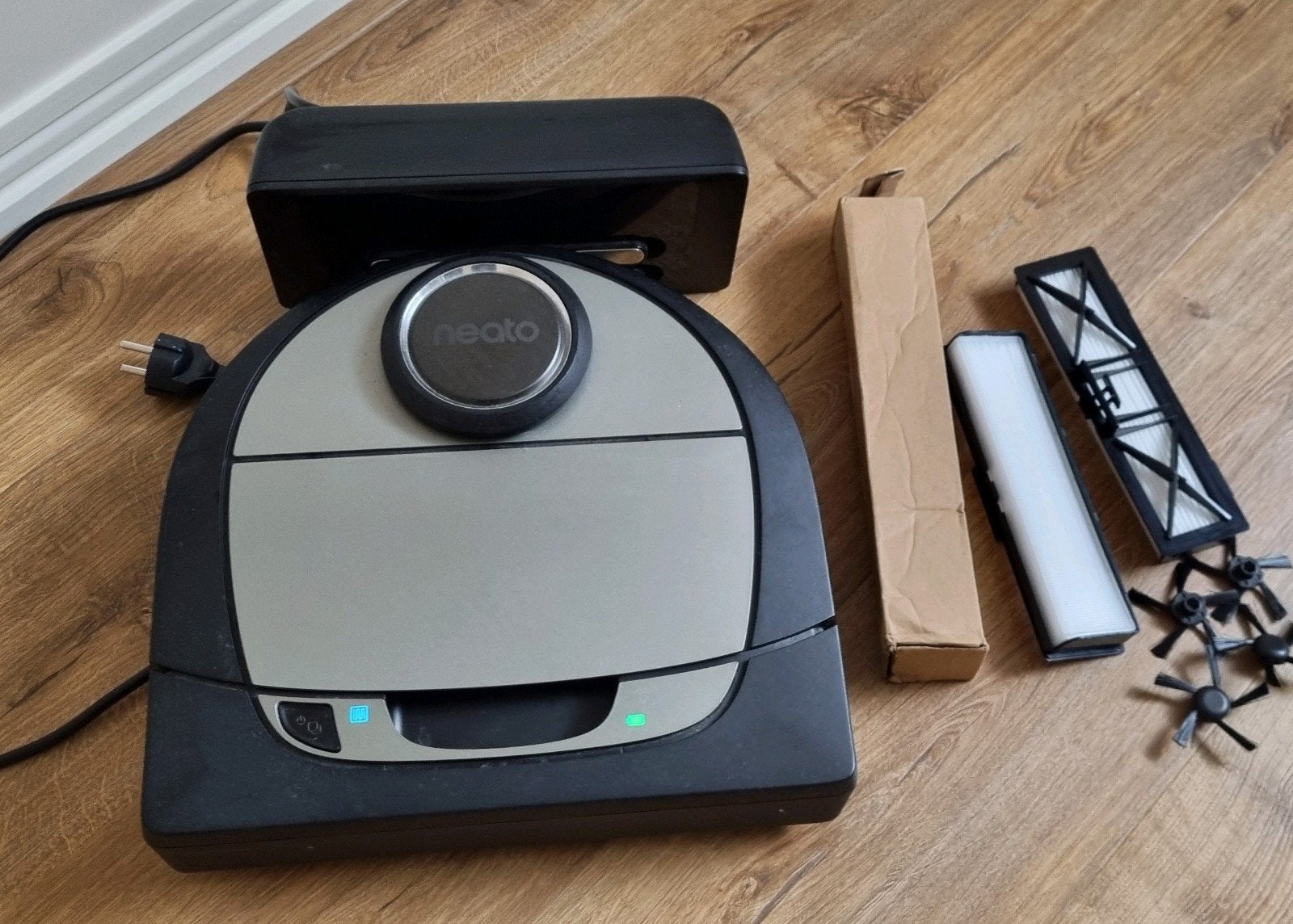 Neato D7 Botvac Robotstofzuiger met Accessoires, Gebruikt, Ophalen of Verzenden, Robotstofzuiger, Geschikt voor harde vloeren