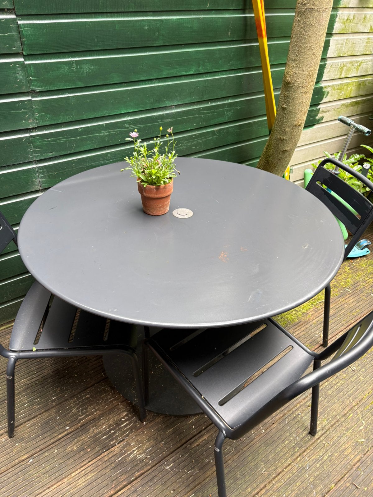 Fatboy tuintafel met 3 emu stoelen zwart, Gebruikt, Eettafel, Ophalen of Verzenden, Tuinset