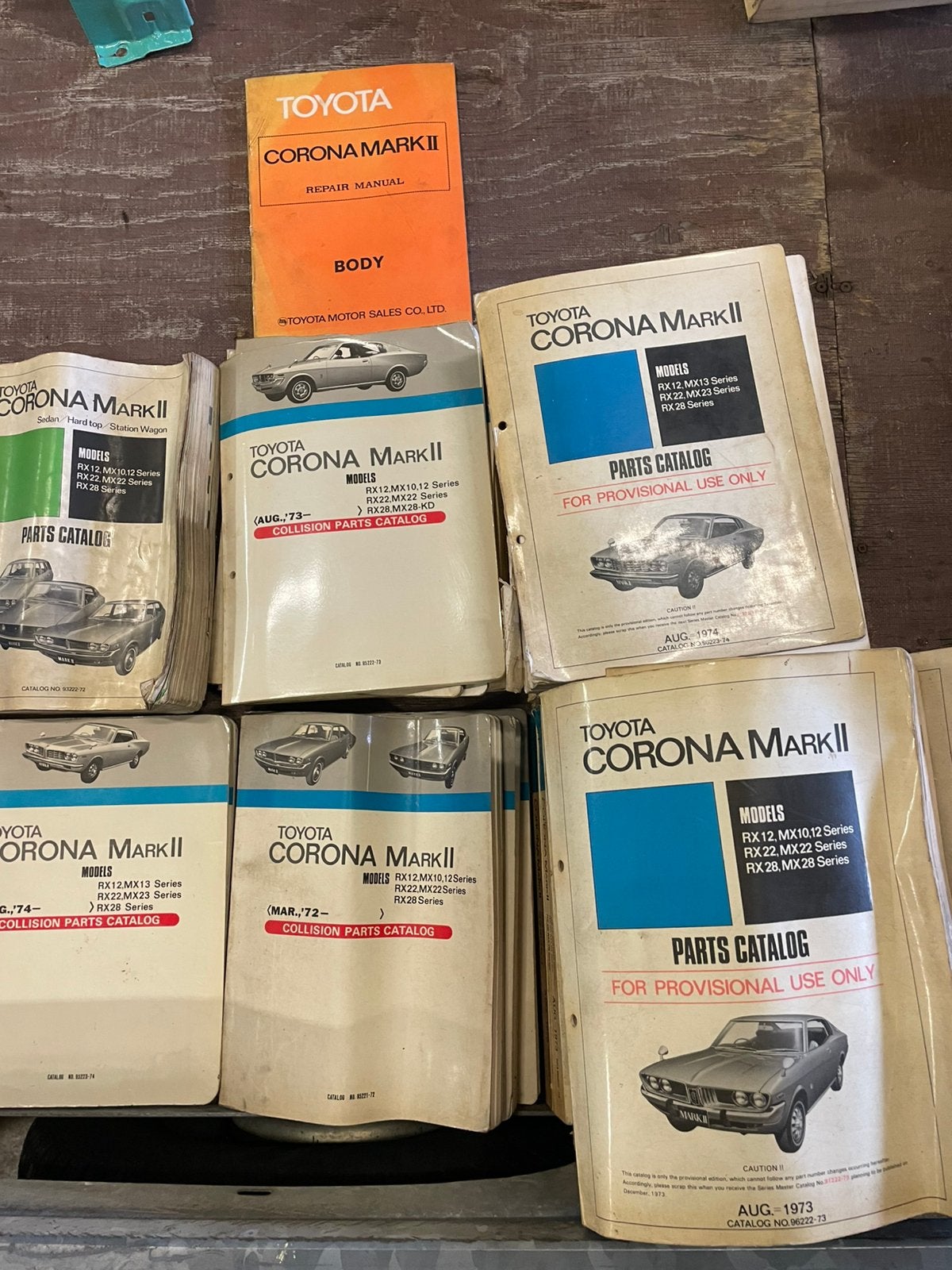 Toyota corona mark 2 rx12 rx22 onderdelen boeken, Ophalen of Verzenden